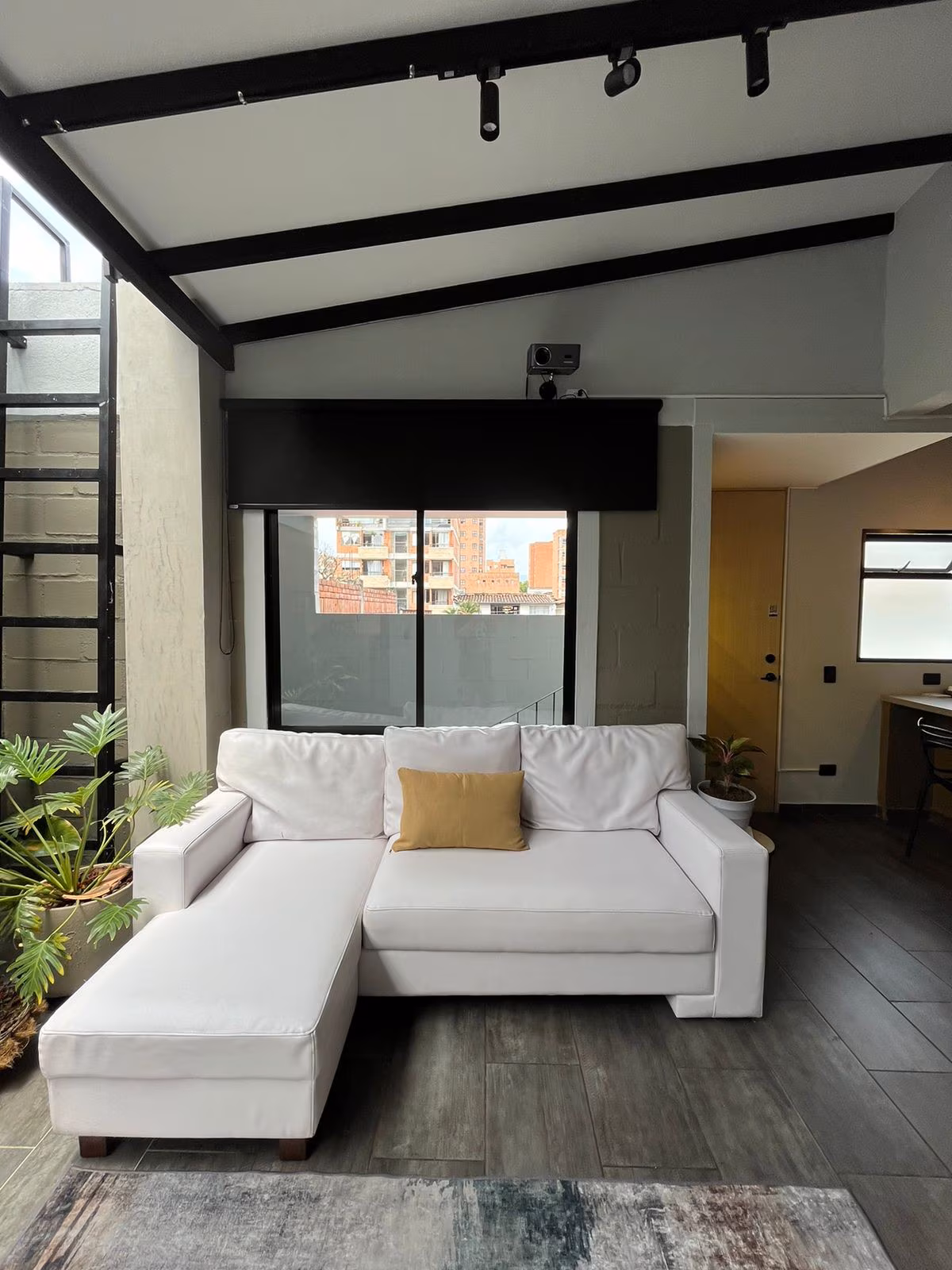 Modern and comfortable near the stadium - Kitchen