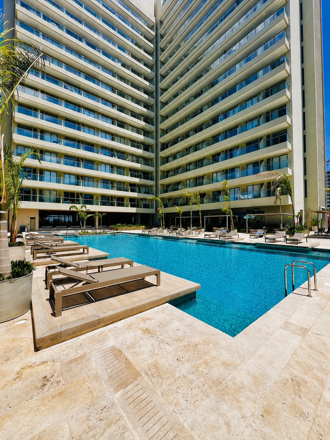 Luxury Suite steps to Beach | Bello Horizonte - Bedroom